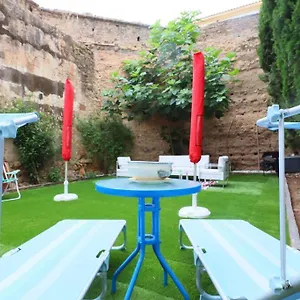 https://casa-de-los-patios-amurallados.es-andalucia.com